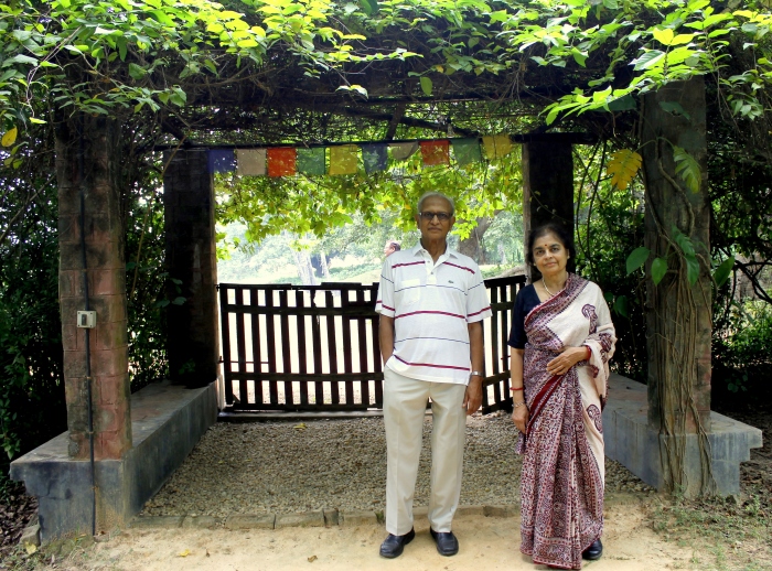 Kakadadu and Mishti Thamma at the entrance of Onek Aakash